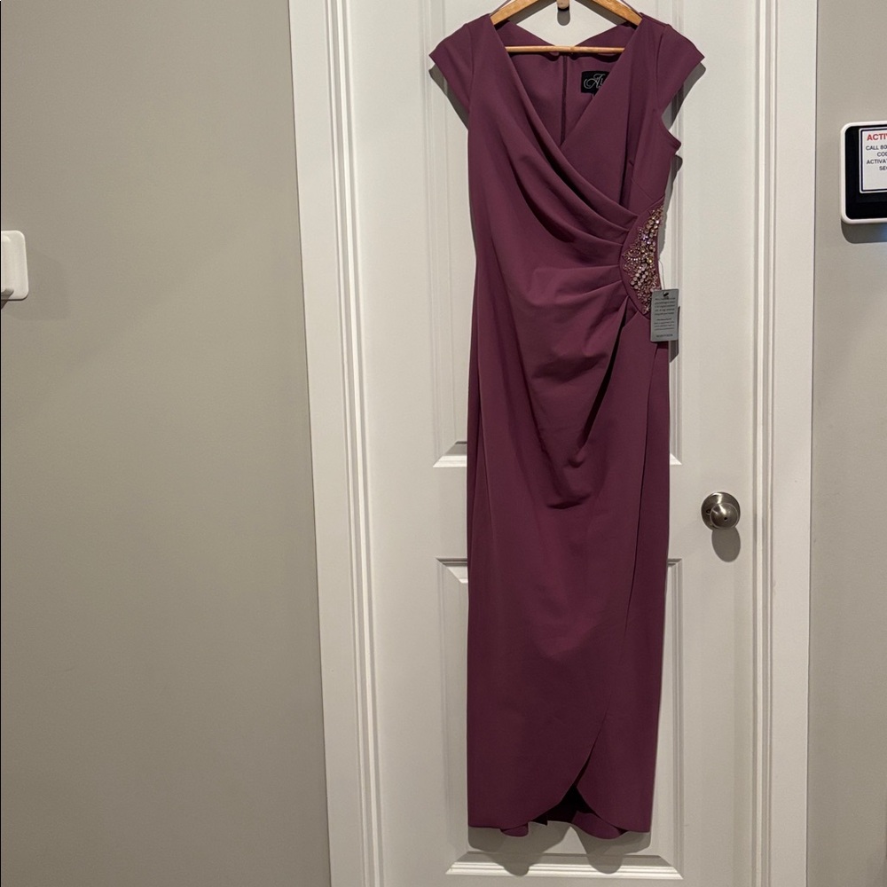 Alex Evenings Women's Ruched Embellished Gown - Picture 5 of 10